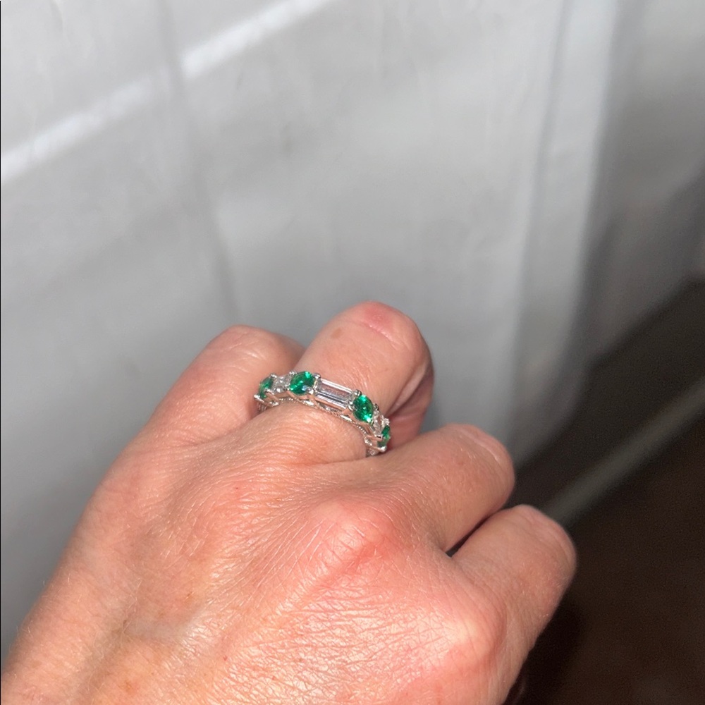 Stunning Silver and Green Gemstone Ring